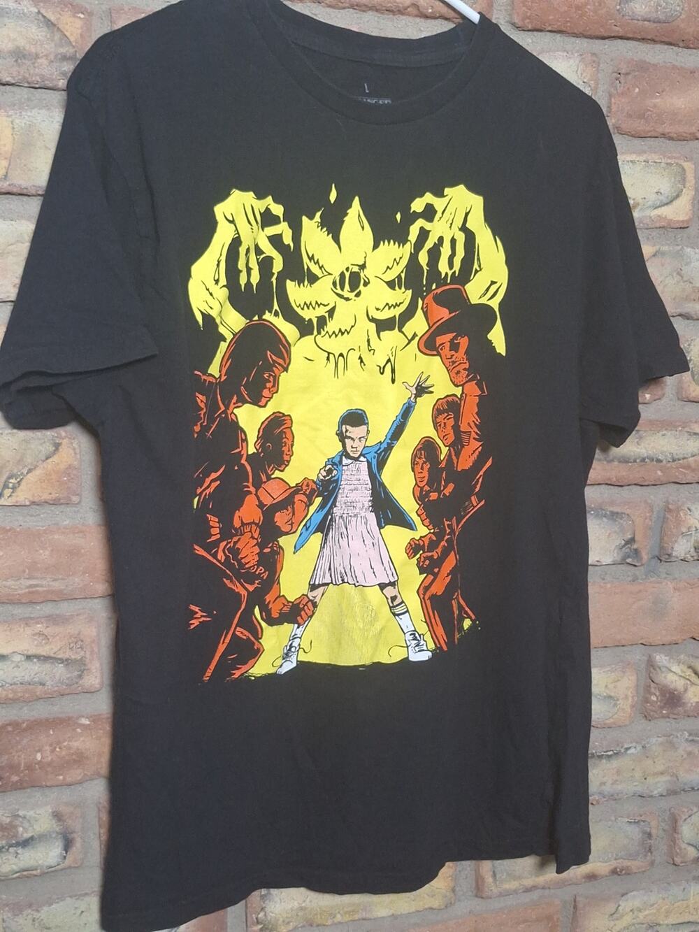 Stranger Things Eleven Loot Crate Graphic Tee Mens Sz L